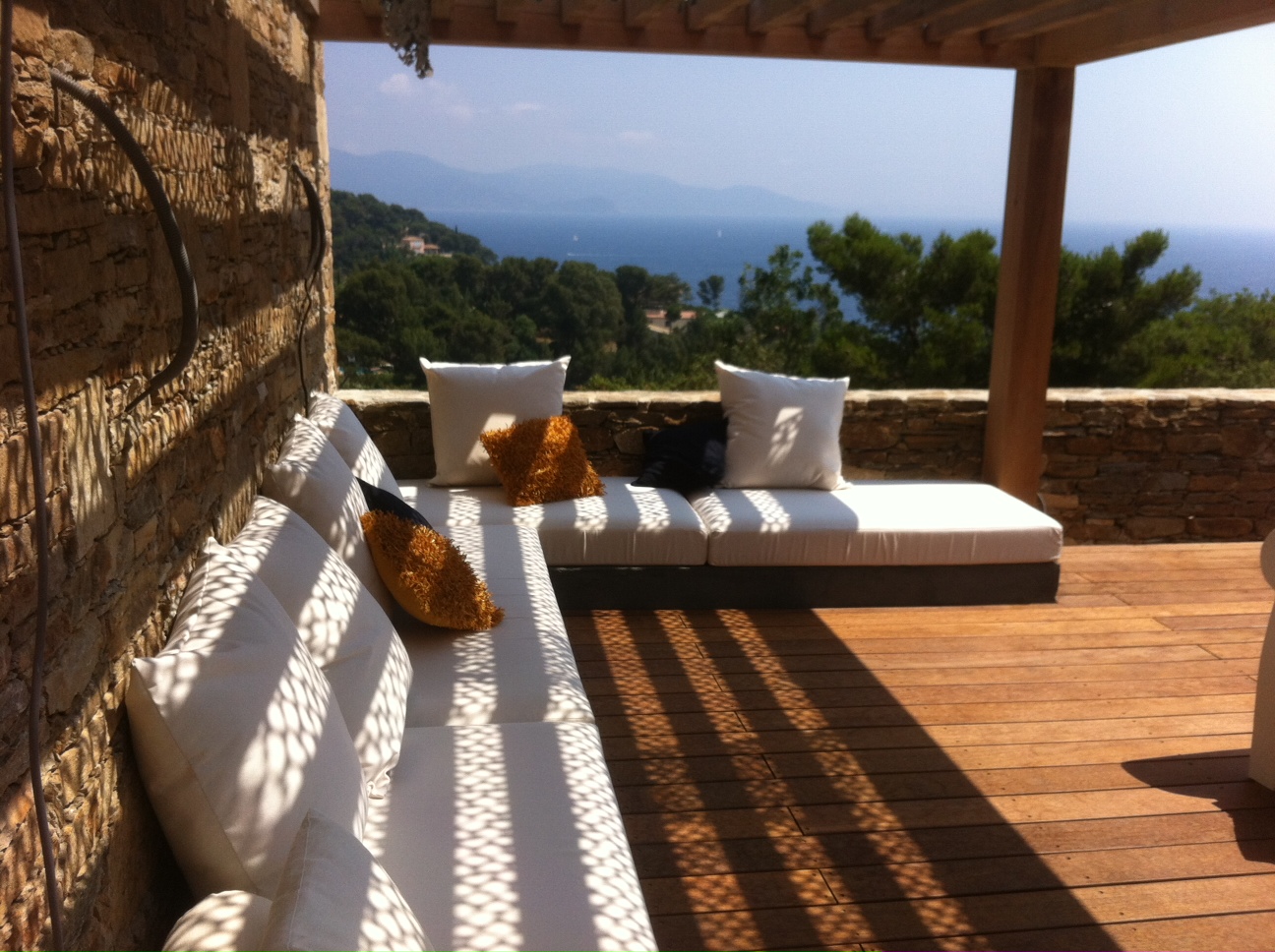 coussin blanc grande taille pergola
