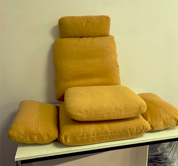 coussin de fauteuil design rénové jaune
